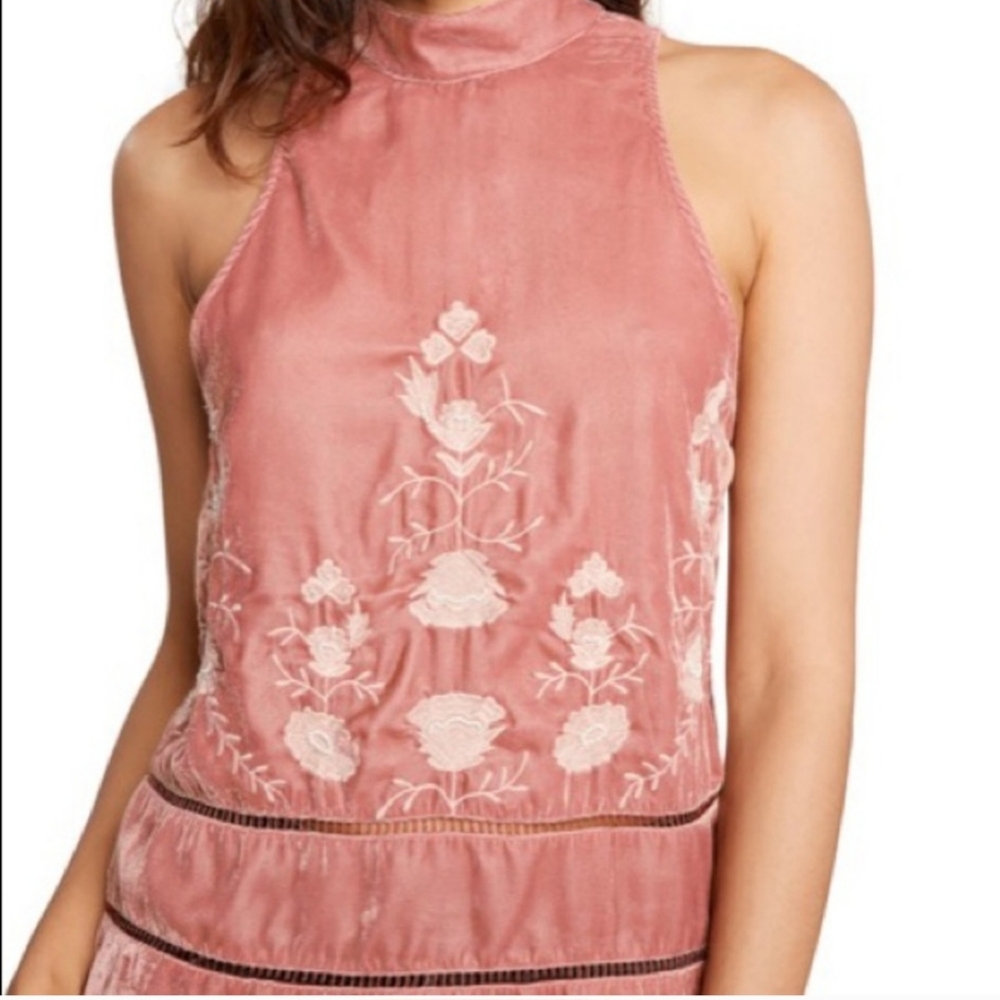 Willow and Clay Embroidered Velvet Top sz Small New
